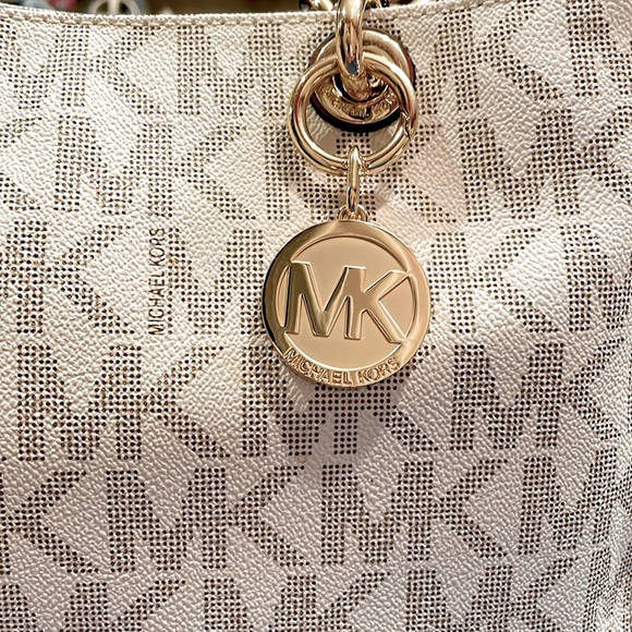 Michael Kors Cynthia Wht/Brn Sig. Coated Pebbled Leather Satchel/Tote/Crossbody - Picture 7 of 17